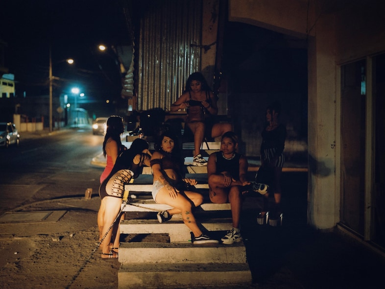 También Somos Mujeres by Constanze Han