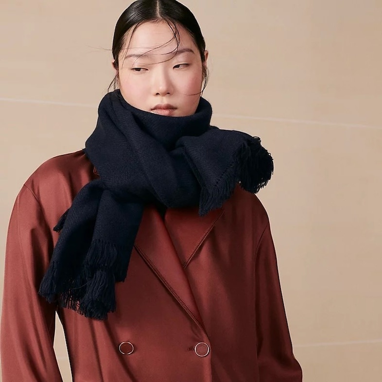 rayee-h-stole--269127S 09-worn-1-0-0-800-800_g